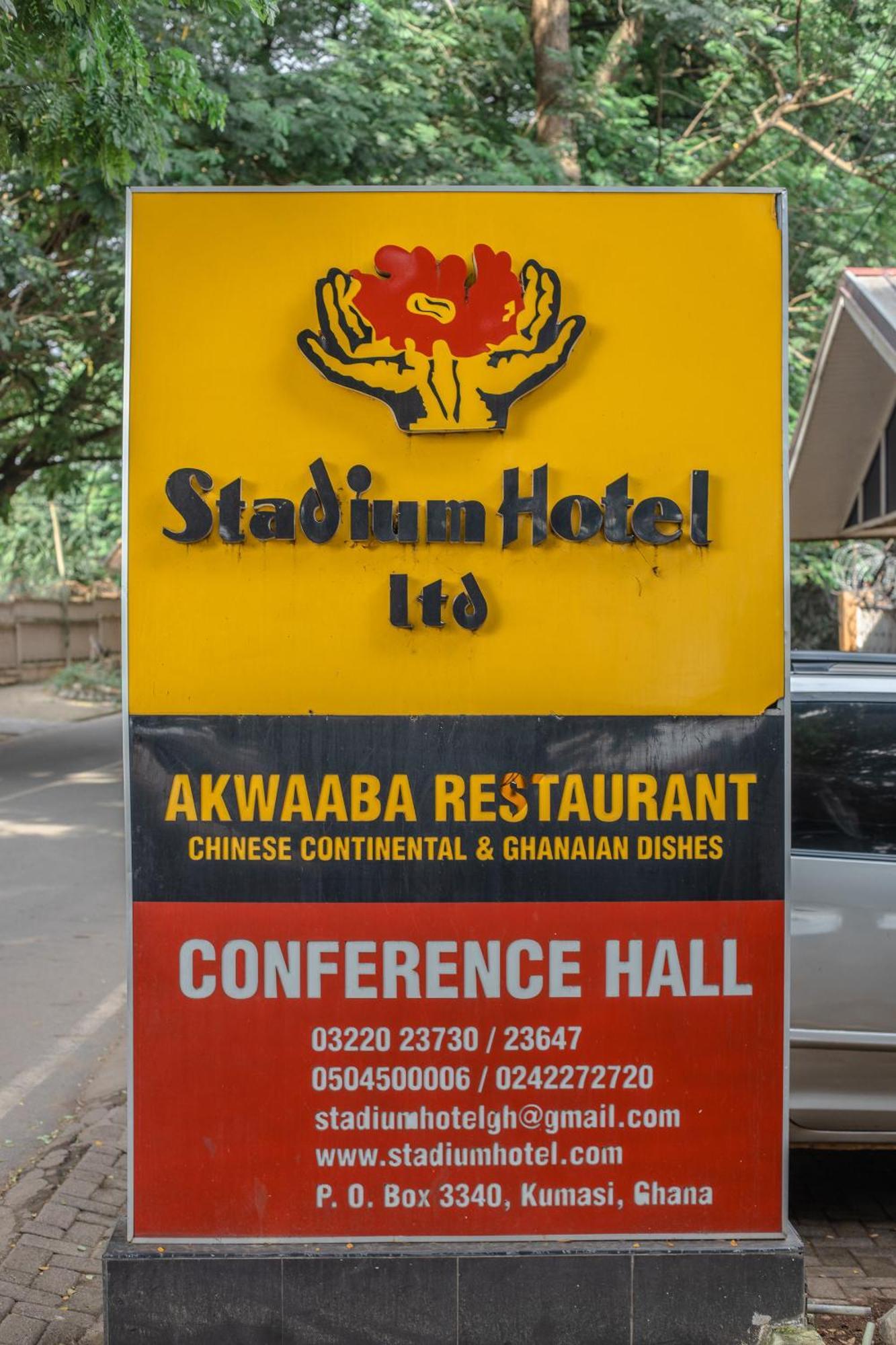 Stadium Hotel Кумаси Екстериор снимка