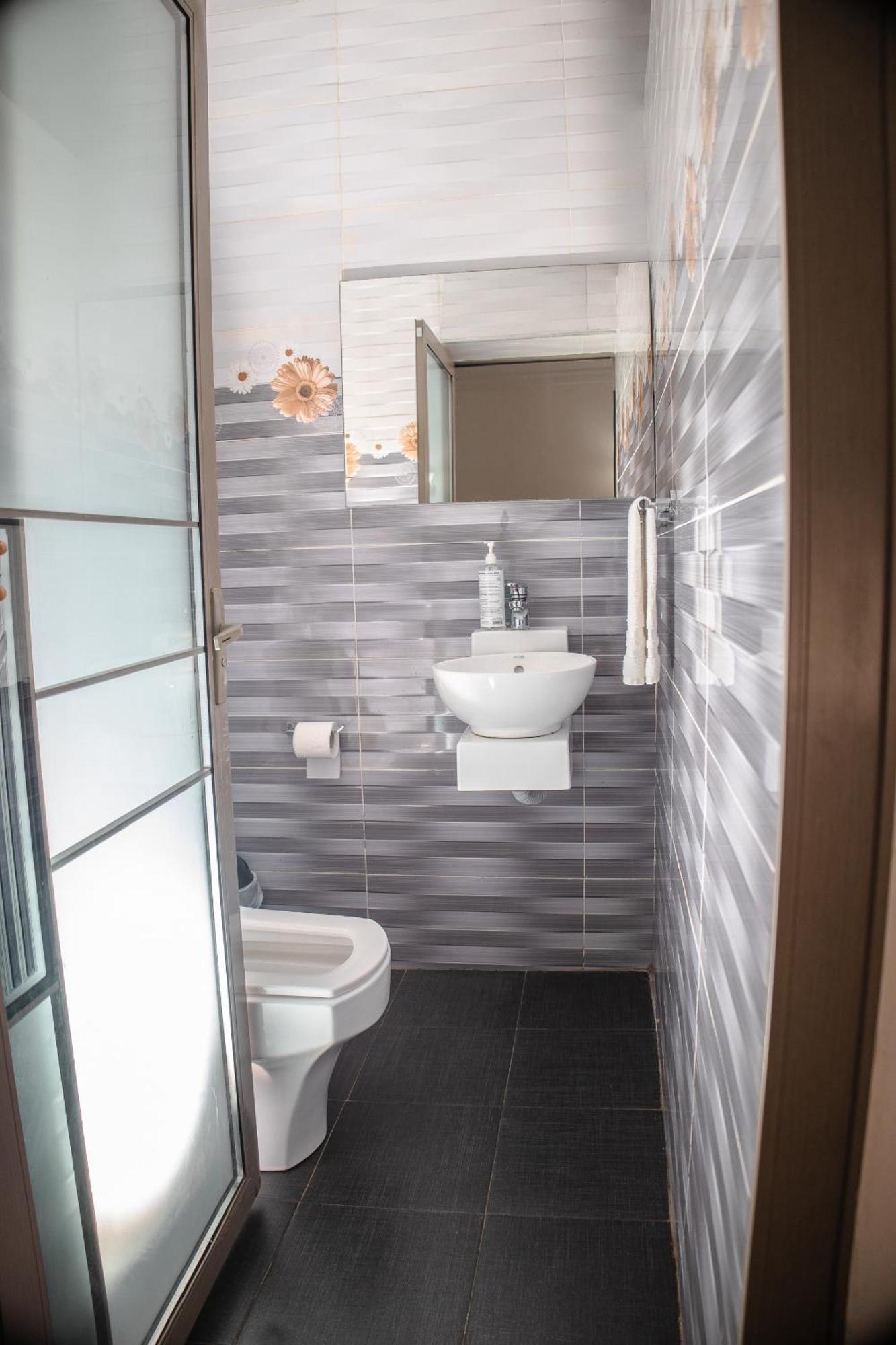 Stadium Hotel Кумаси Екстериор снимка