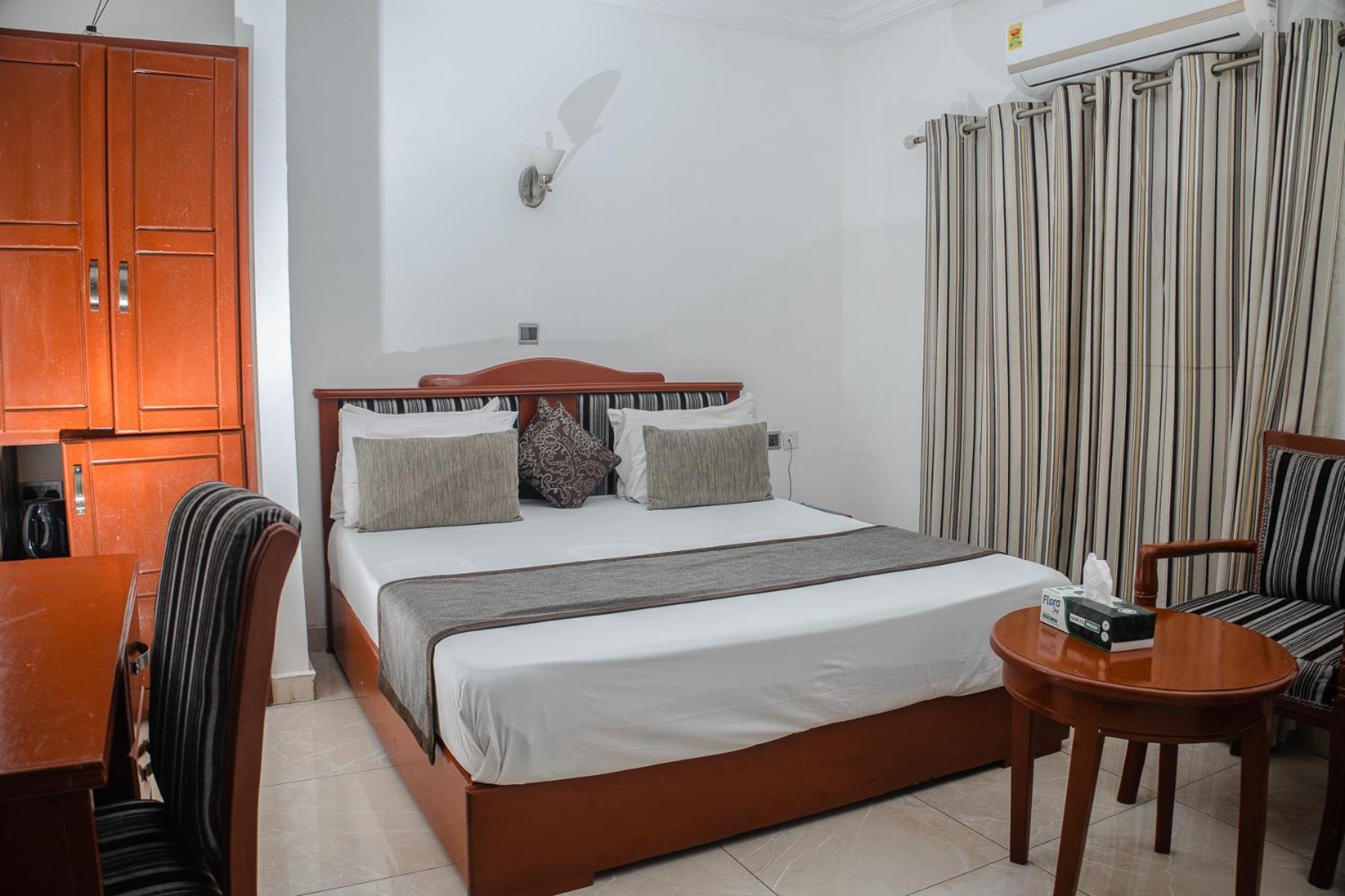 Stadium Hotel Кумаси Екстериор снимка