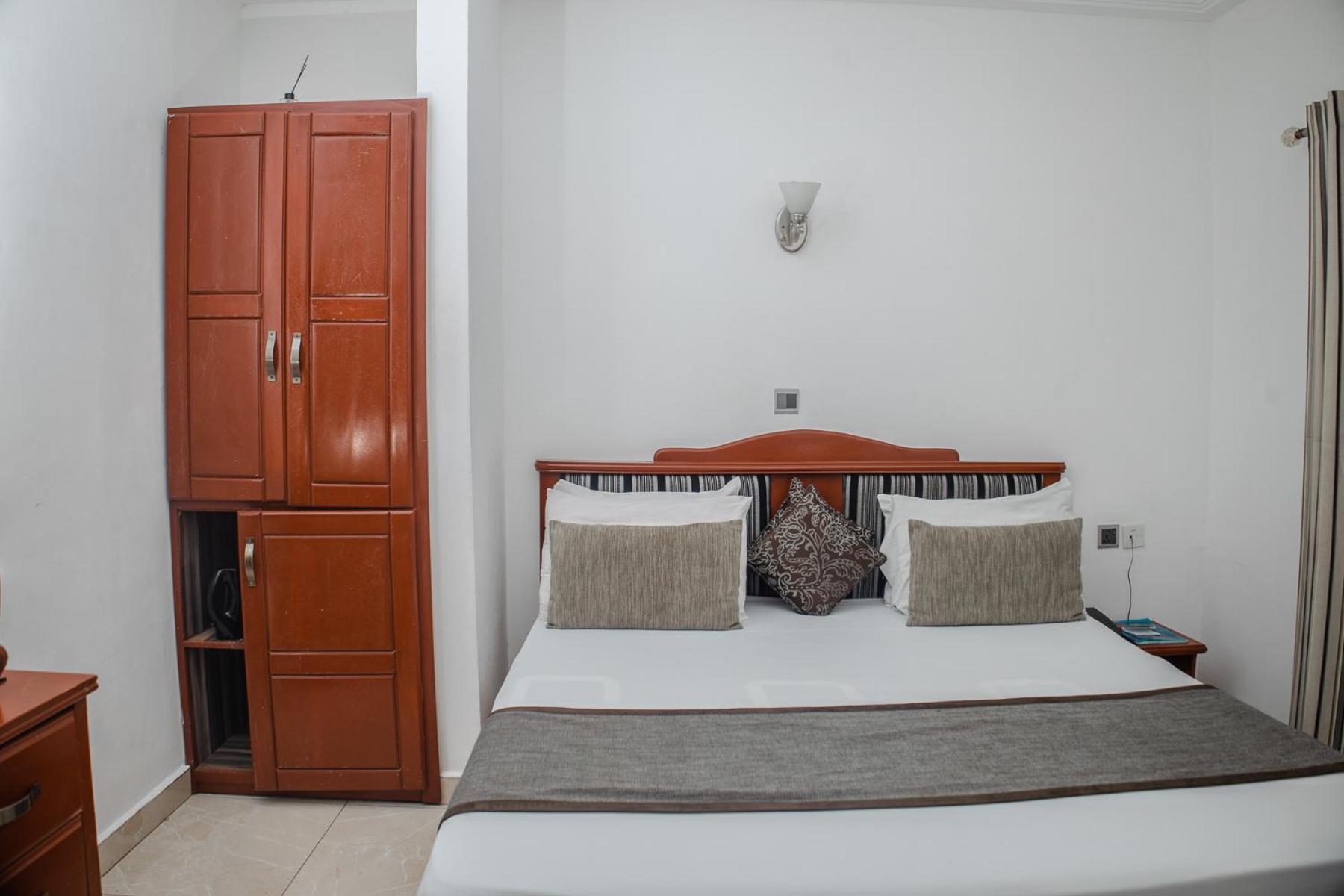 Stadium Hotel Кумаси Екстериор снимка