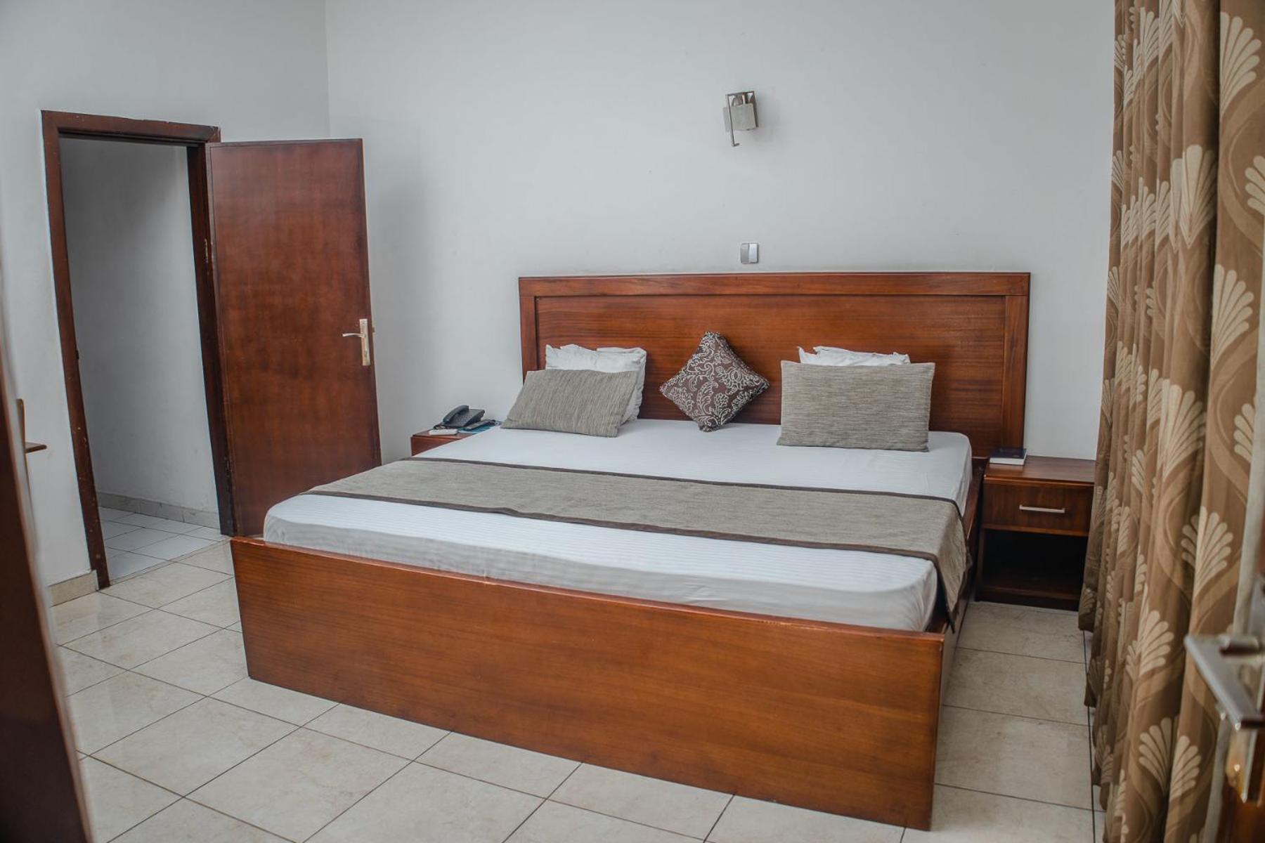 Stadium Hotel Кумаси Екстериор снимка