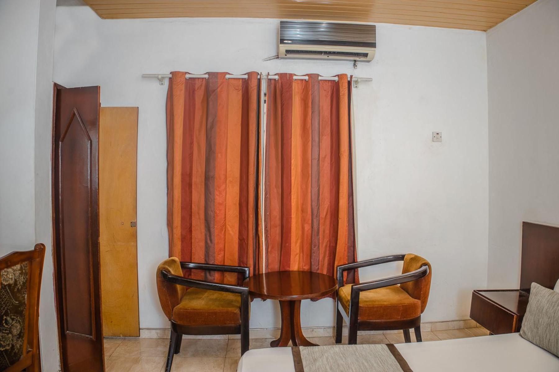 Stadium Hotel Кумаси Екстериор снимка